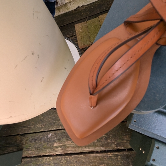 Excellent Vince Camuto Backzip Ankle strap Cushioned Leather Sandals Sz 8.5-9.5 - Picture 2 of 8